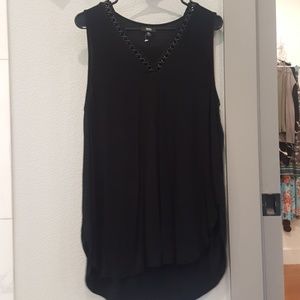 Sleeveless tunic, cutout neckline